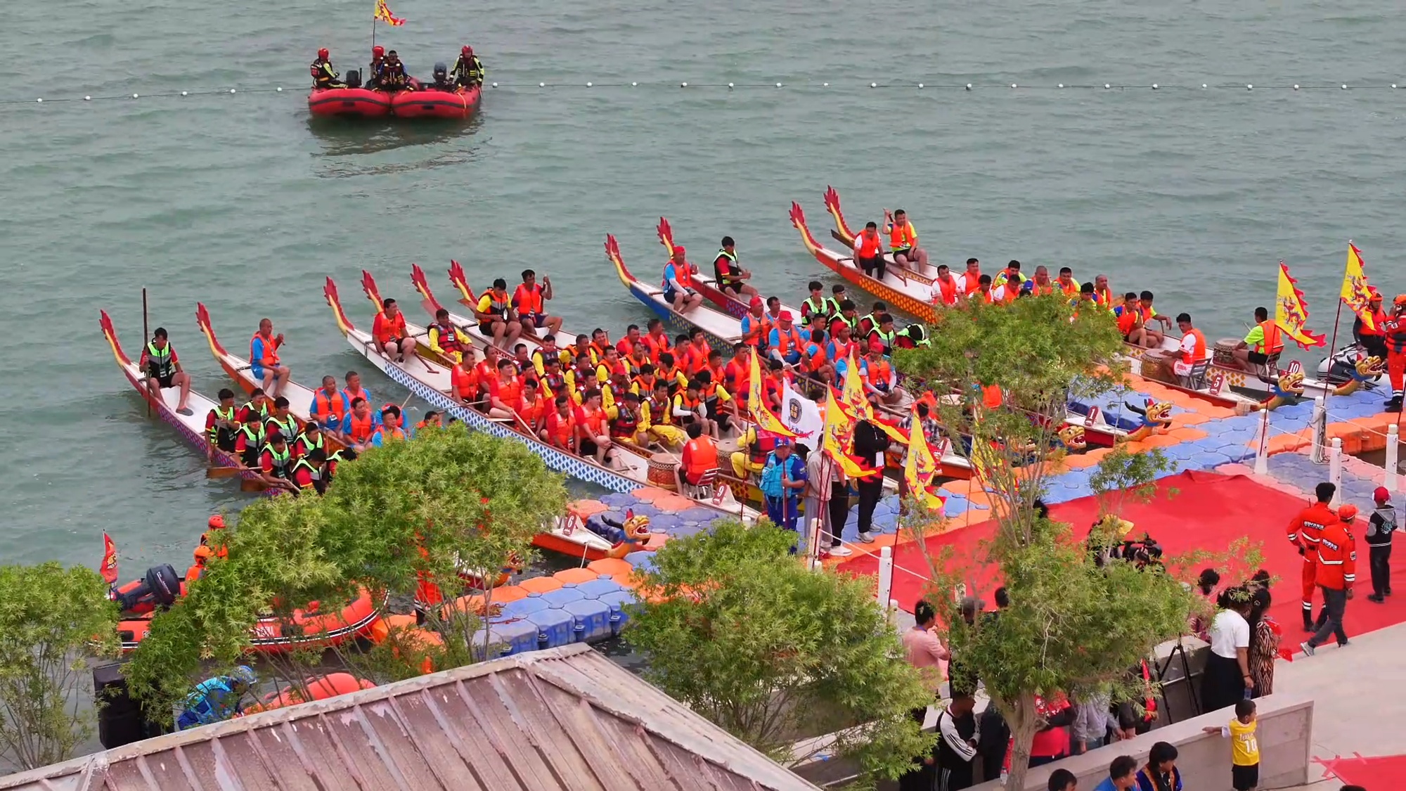 “和”舞龙腾！2025年和田地区龙舟赛驰骋墨玉县拉里昆国家湿地公园(图1)