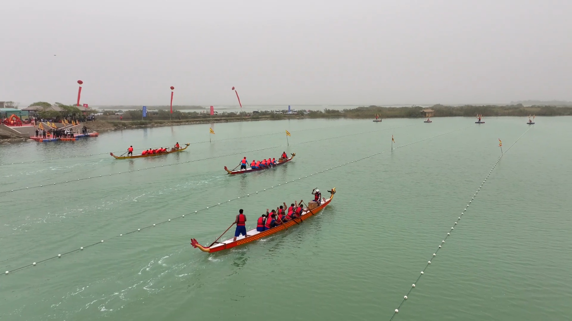 “和”舞龙腾！2025年和田地区龙舟赛驰骋墨玉县拉里昆国家湿地公园(图3)
